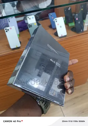 New Samsung Galaxy Z Fold4 256 GB Black