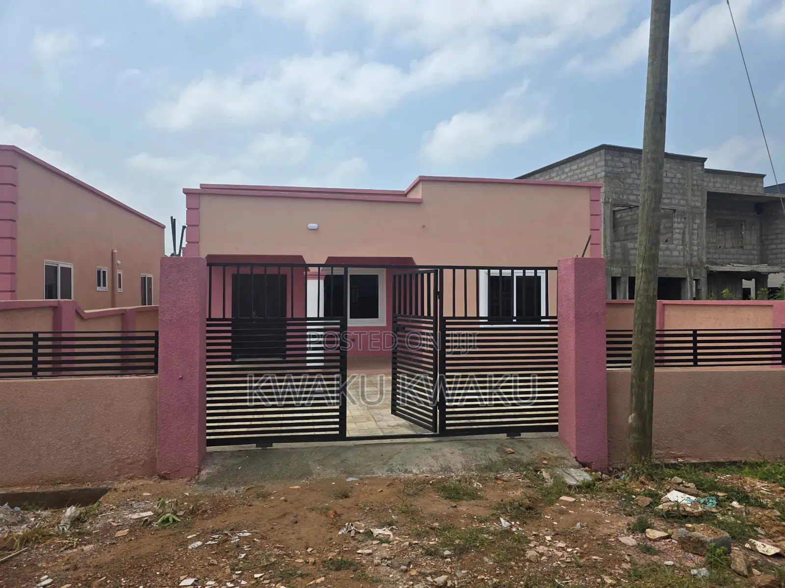 2bdrm Block of Flats in Adom Estates, Community 25 for rent