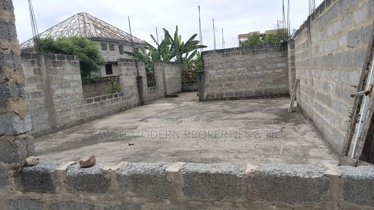 4bdrm House in Amasaman for sale