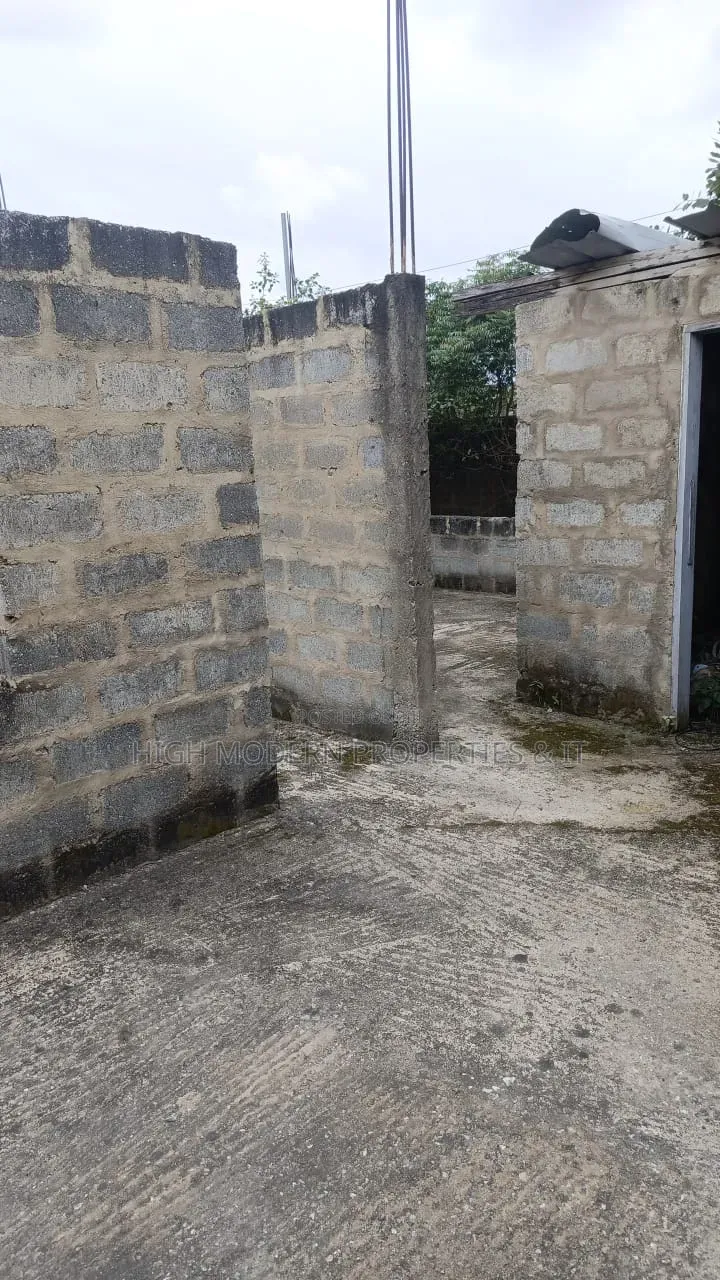 4bdrm House in Amasaman for sale