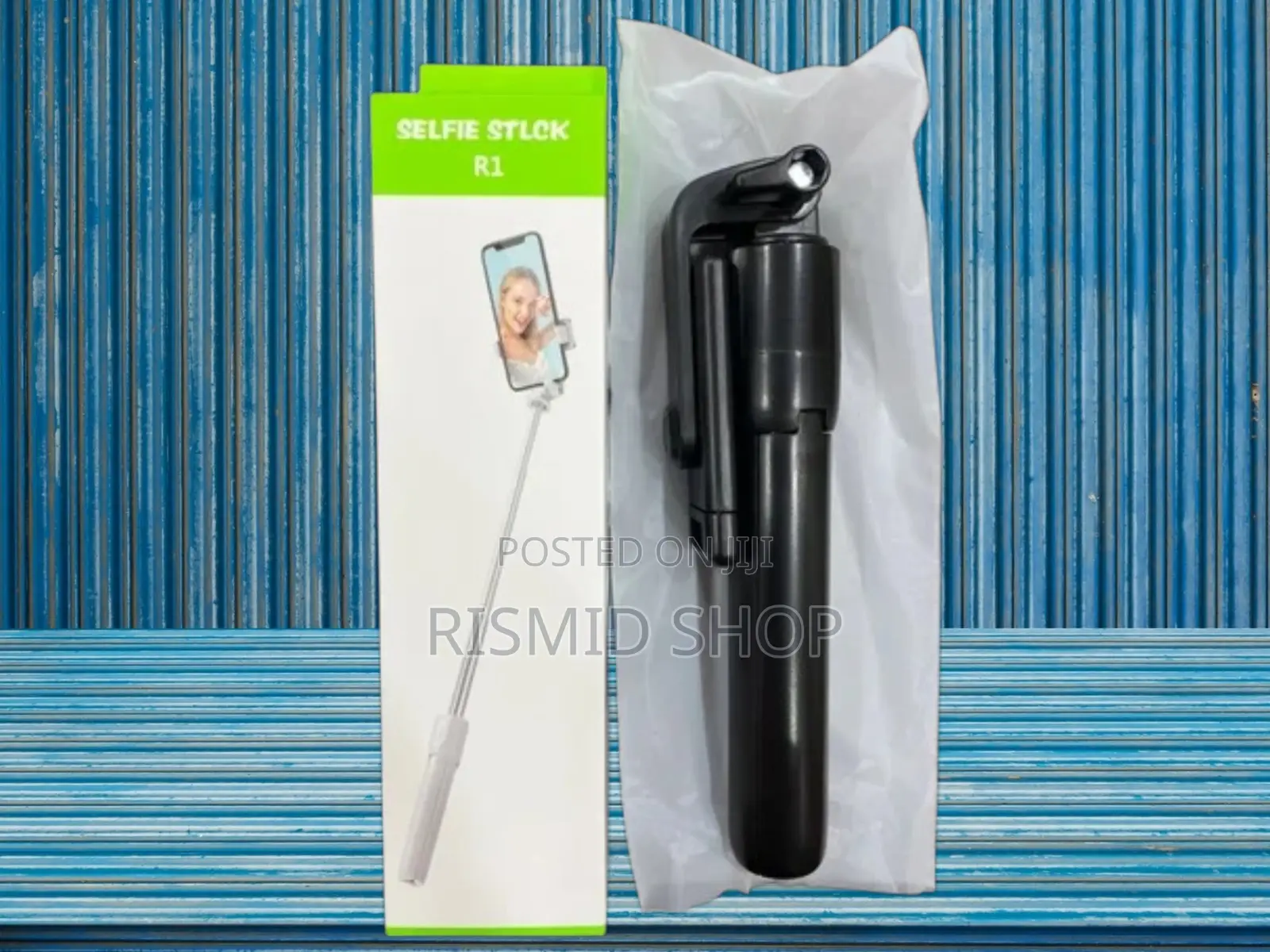 R1 Adjustable Phone Selfie Pole