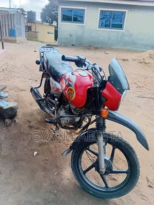 Bajaj Boxer 125 2019 Red