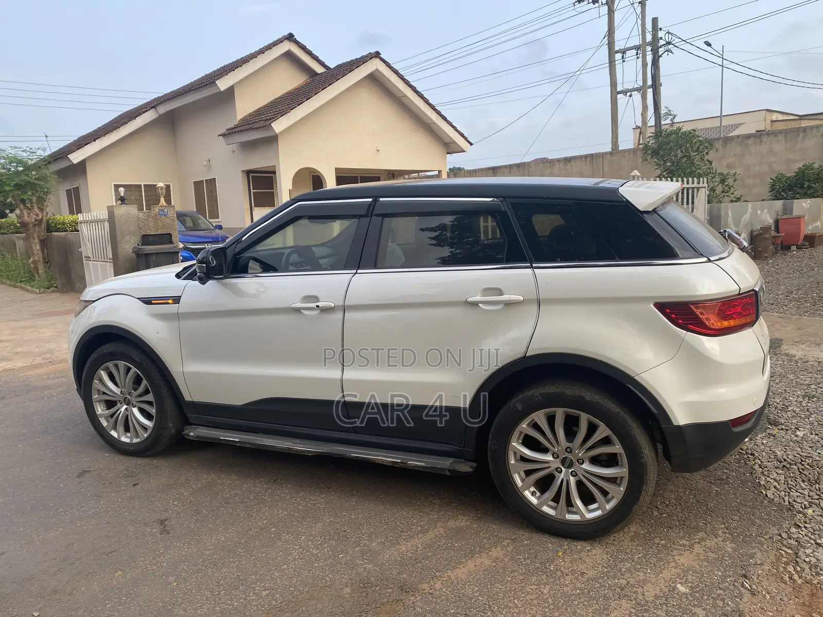 Land Rover Range Rover Evoque SE 5dr 4x4 (2.0L 4cyl 9A) 2016 White