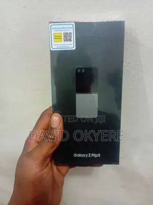 New Samsung Galaxy Z Flip 5 256 GB Black