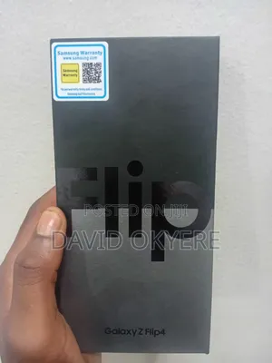 New Samsung Galaxy Z Flip4 128 GB