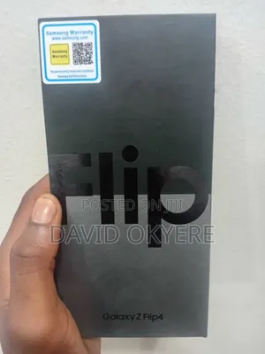 New Samsung Galaxy Z Flip4 128 GB