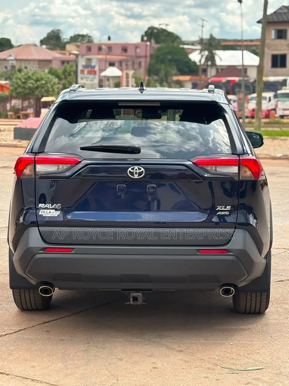 Toyota RAV4 XLE 2022 Blue
