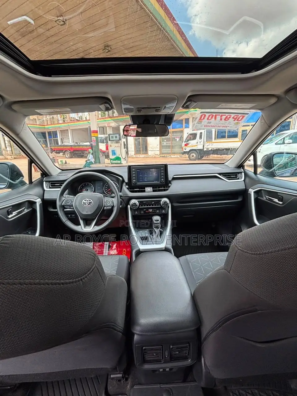 Toyota RAV4 XLE 2022 Blue