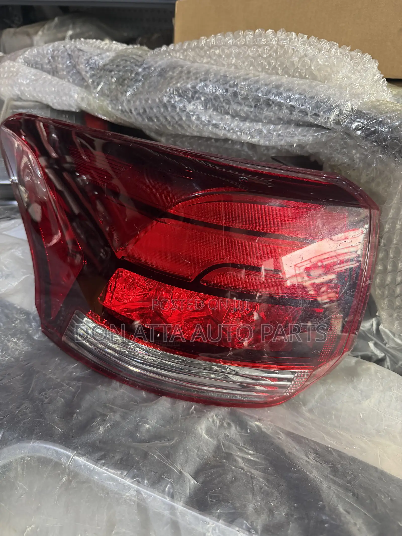 🚘 Mitsubishi Outlander 2016–2018 Tail Light Available!  Autoparts Us