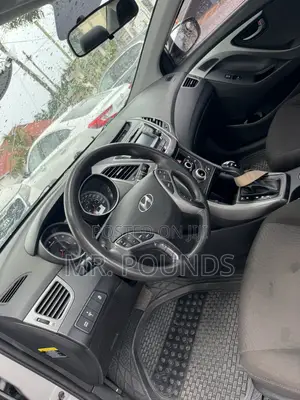 Hyundai Elantra 2015 Silver