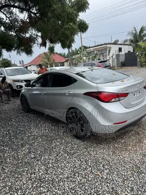 Hyundai Elantra 2015 Silver
