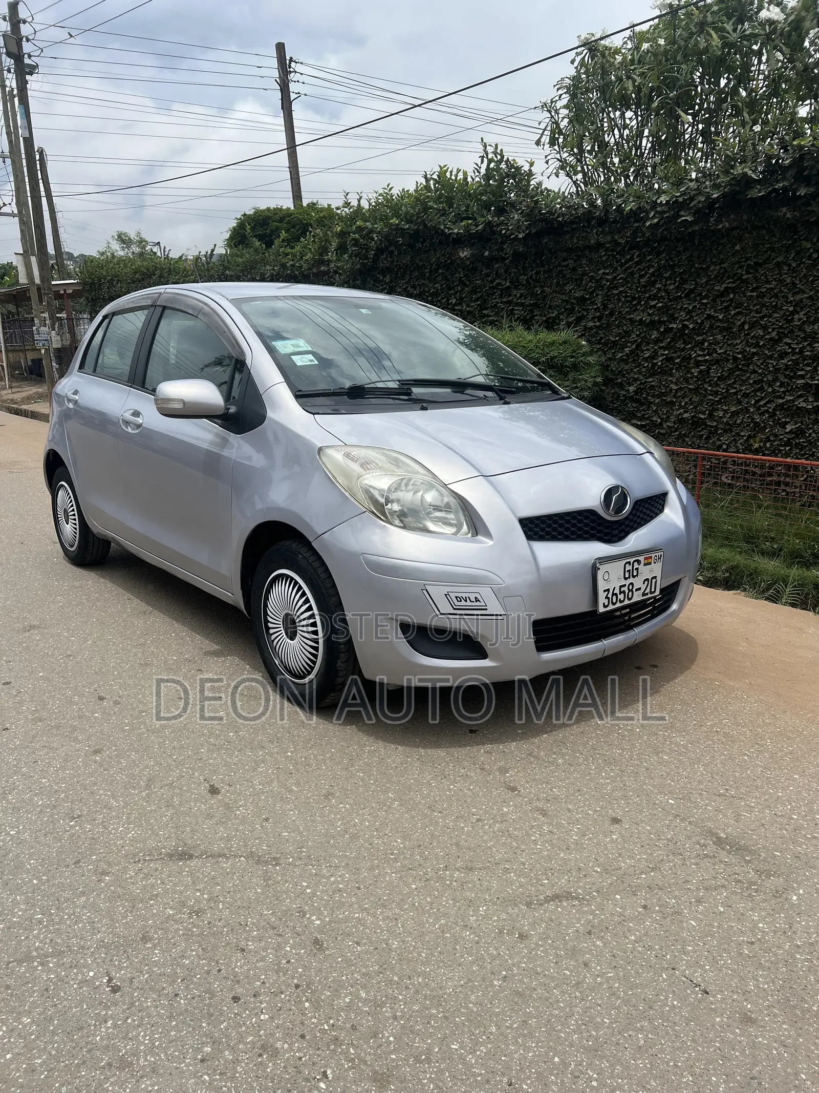 Toyota Vitz 1.0 FWD 5dr 2010 Silver