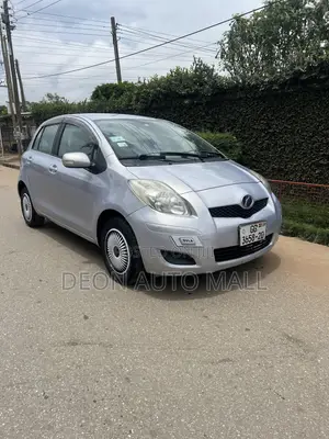 Toyota Vitz 1.0 FWD 5dr 2010 Silver