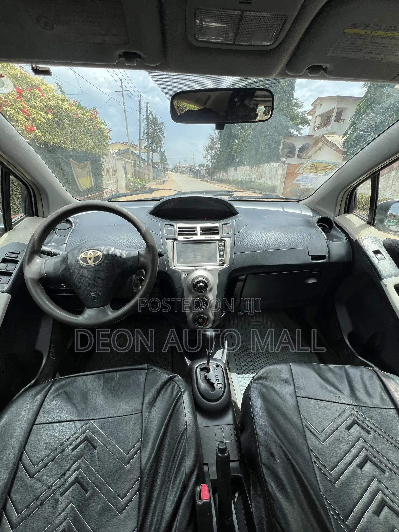 Toyota Vitz 1.0 FWD 5dr 2010 Silver