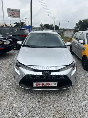 Toyota Corolla LE 2020 Silver