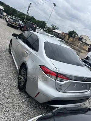 Toyota Corolla LE 2020 Silver