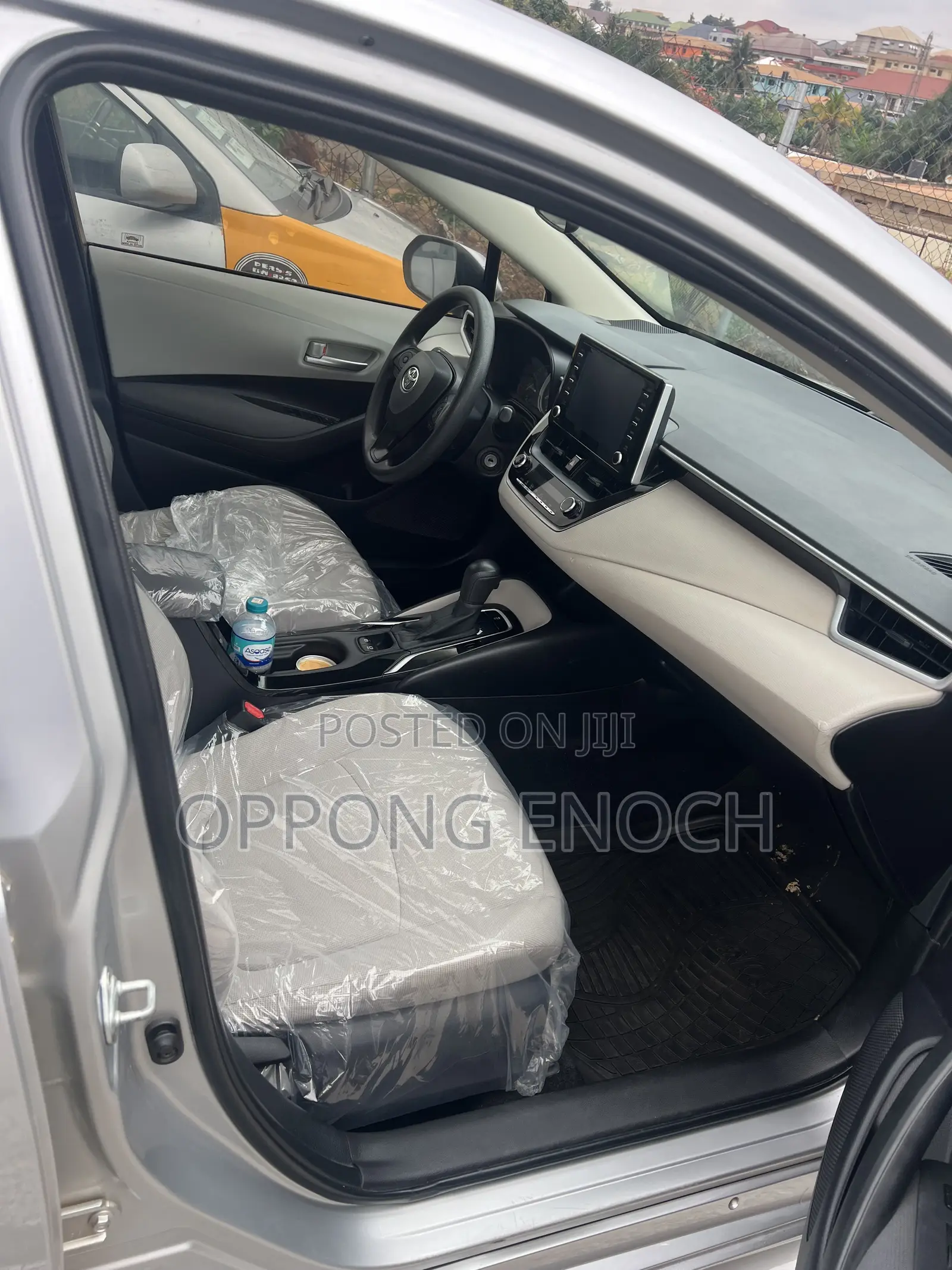 Toyota Corolla LE 2020 Silver