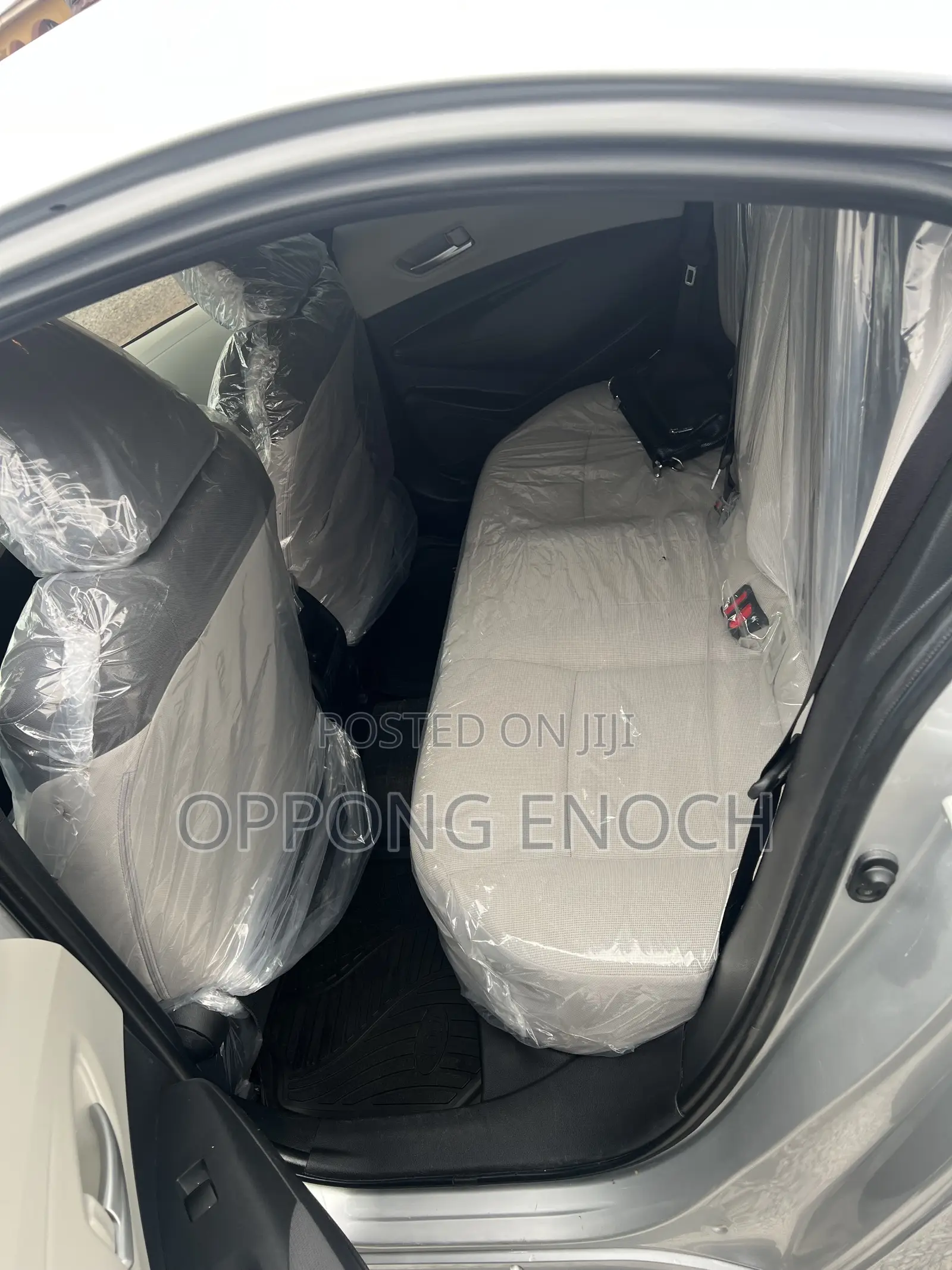 Toyota Corolla LE 2020 Silver