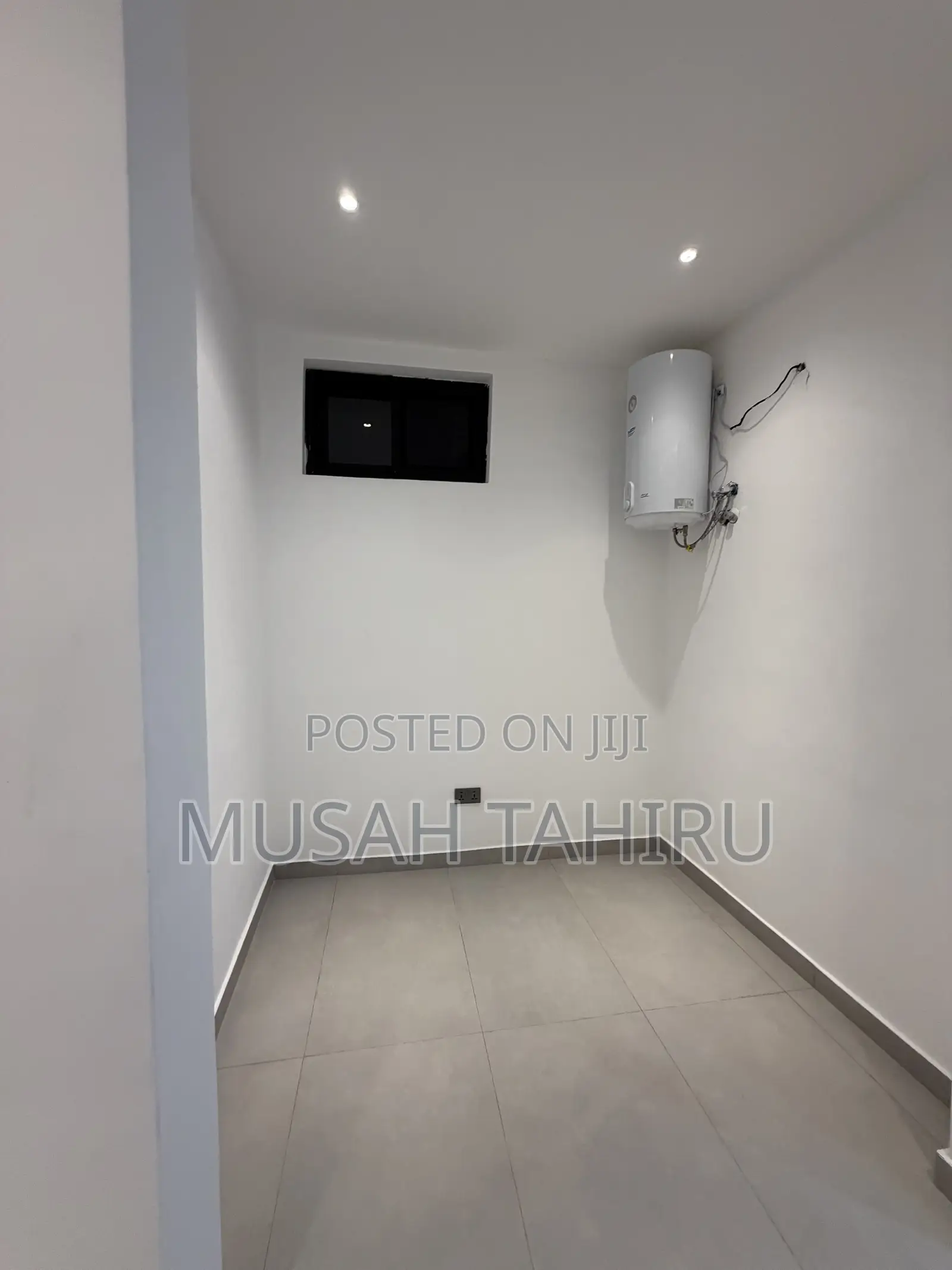Furnished 4bdrm Penthouse in Jose  Gh Hub, School Junction for sale