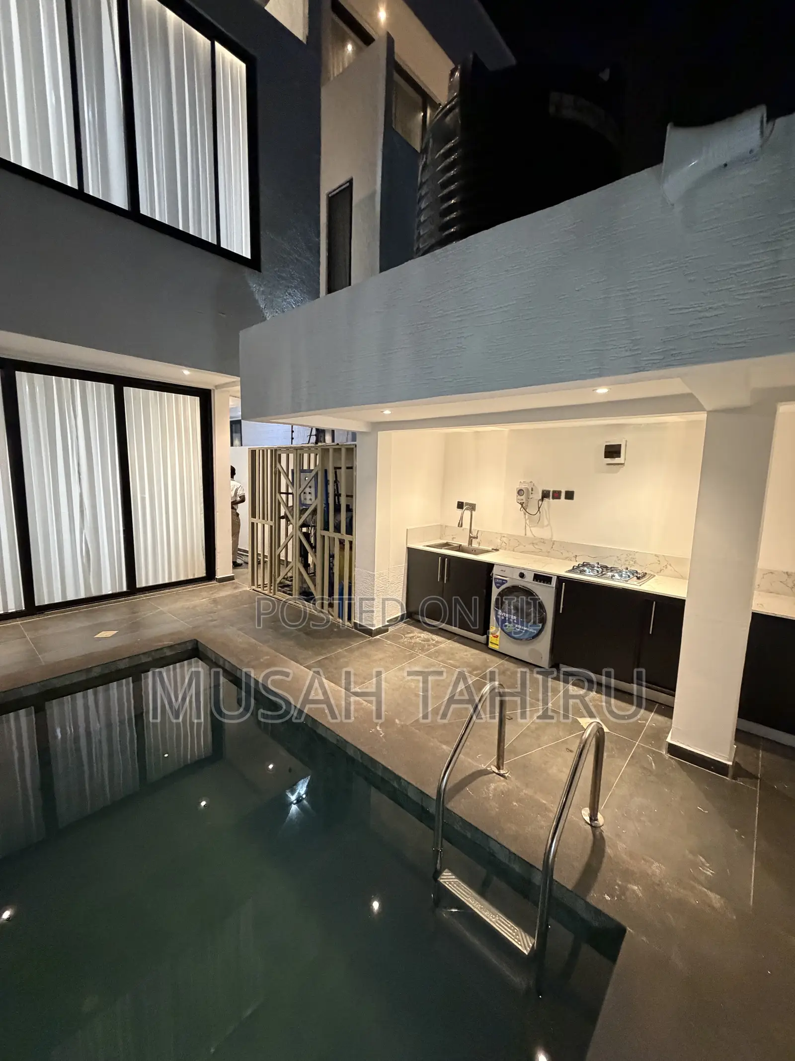 Furnished 4bdrm Penthouse in Jose  Gh Hub, School Junction for sale