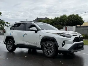 Toyota RAV4 Limited FWD 2023 White