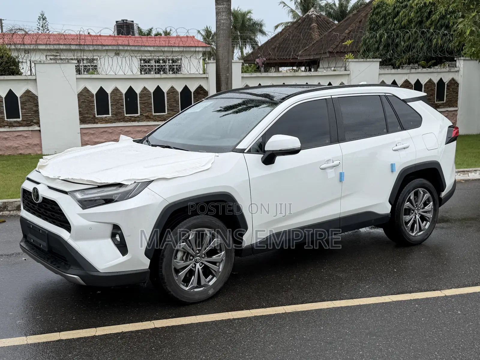 Toyota RAV4 Limited FWD 2023 White