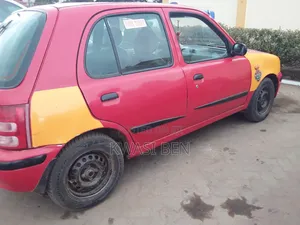 Nissan Micra 2004 Red