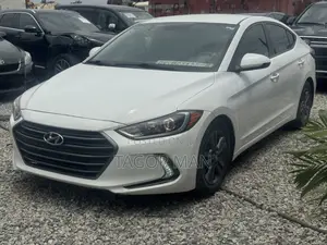 Hyundai Elantra Sport Sedan FWD (1.6L 4cyl 6M) 2017 White