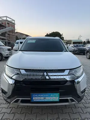 Mitsubishi Outlander 2019 White
