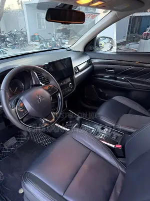 Mitsubishi Outlander 2019 White