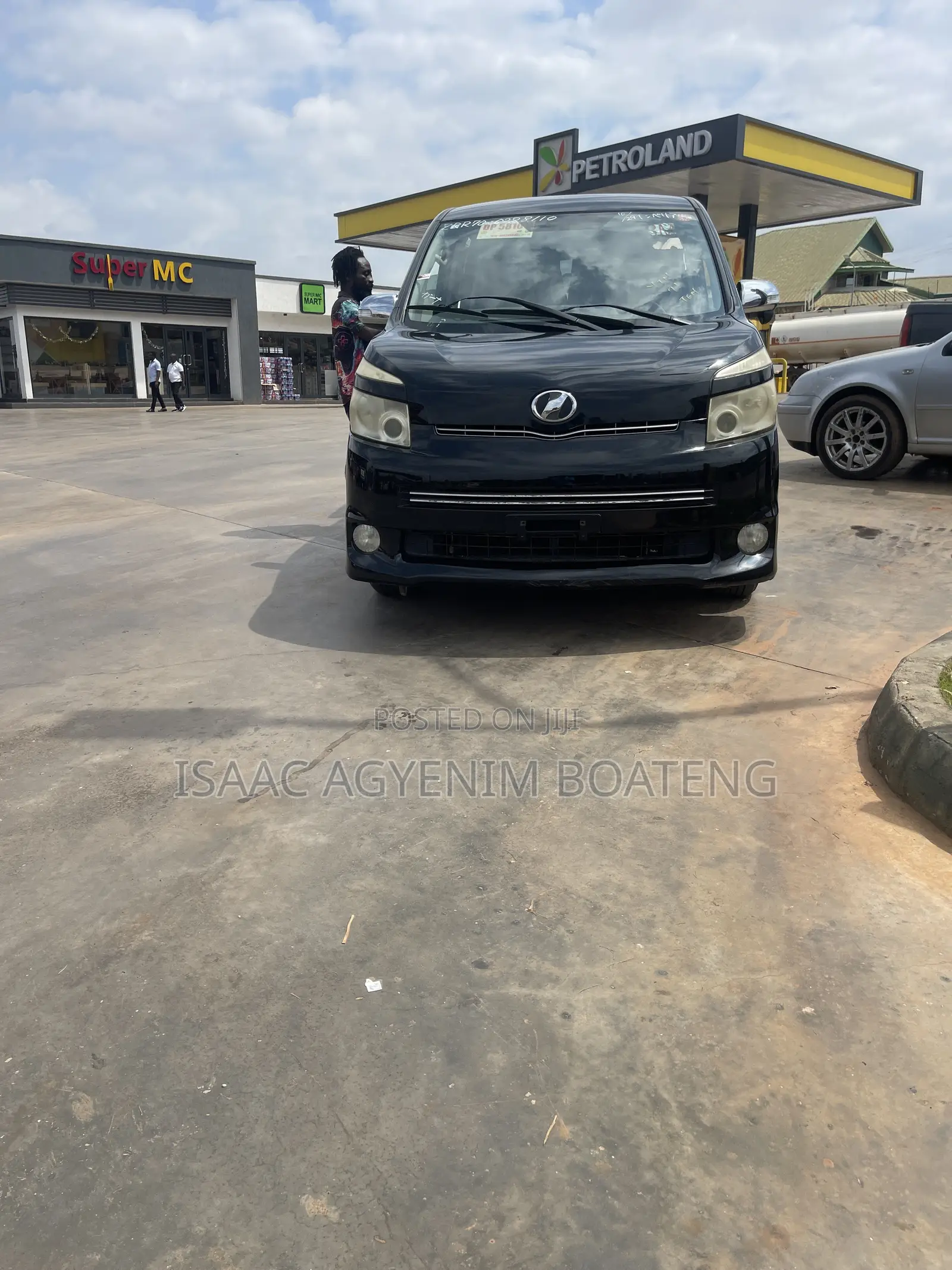 Toyota Voxy 2011 Black