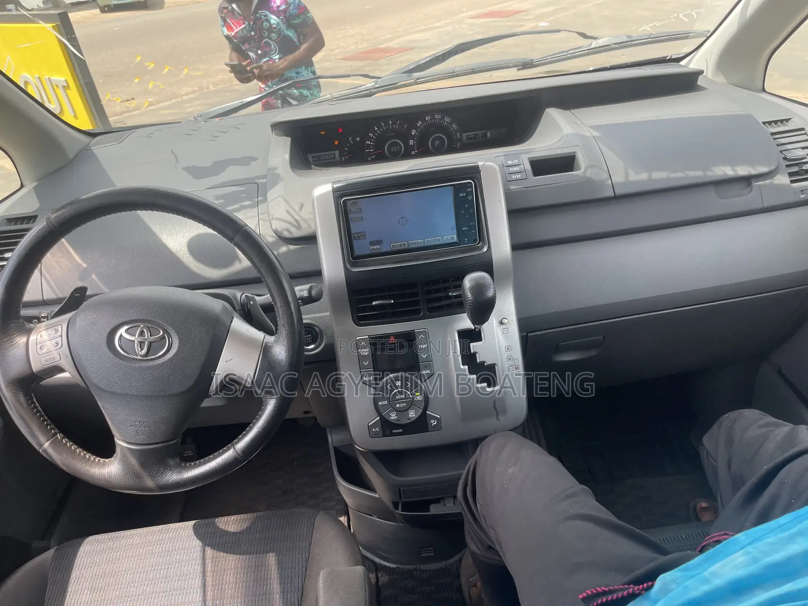 Toyota Voxy 2011 Black