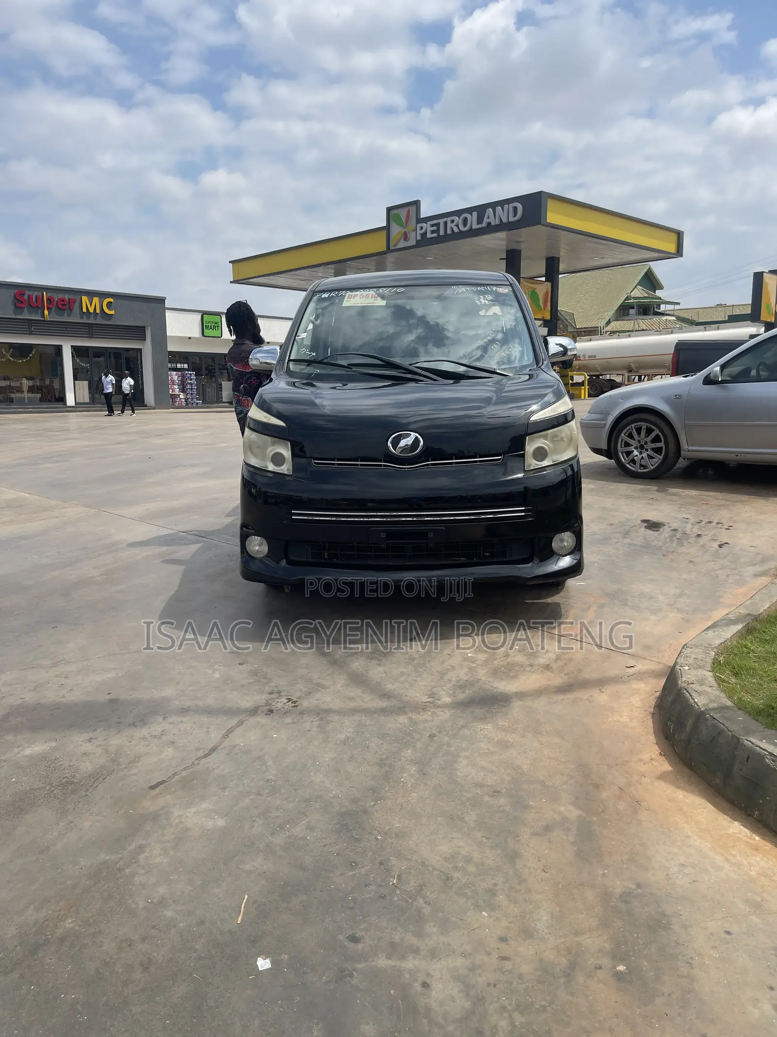 Toyota Voxy 2011 Black