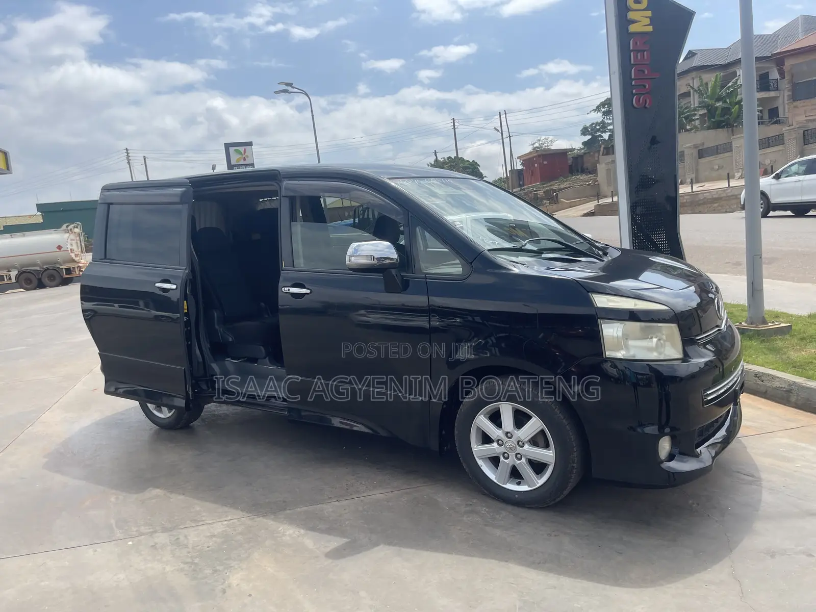 Toyota Voxy 2011 Black
