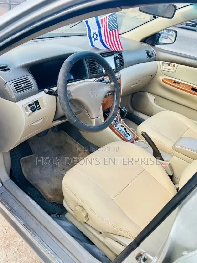 Toyota Corolla LE 4dr Sedan (1.8L 4cyl 4A) 2010 Silver