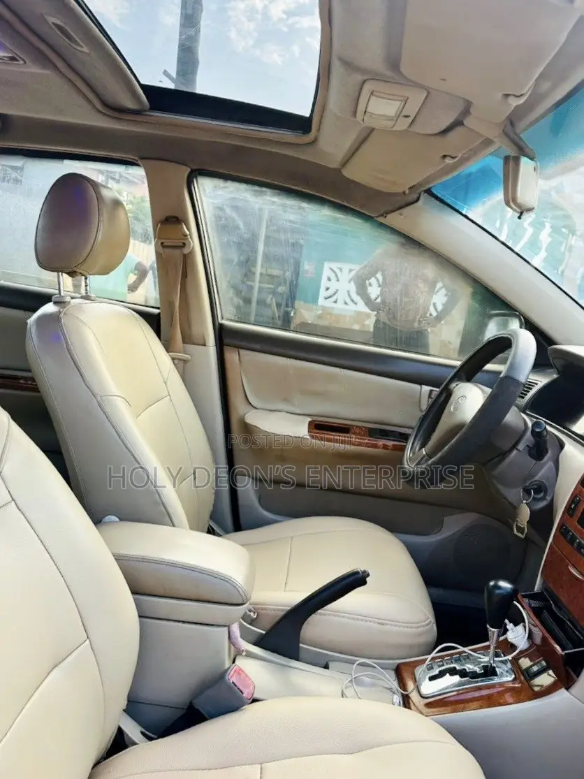 Toyota Corolla LE 4dr Sedan (1.8L 4cyl 4A) 2010 Silver