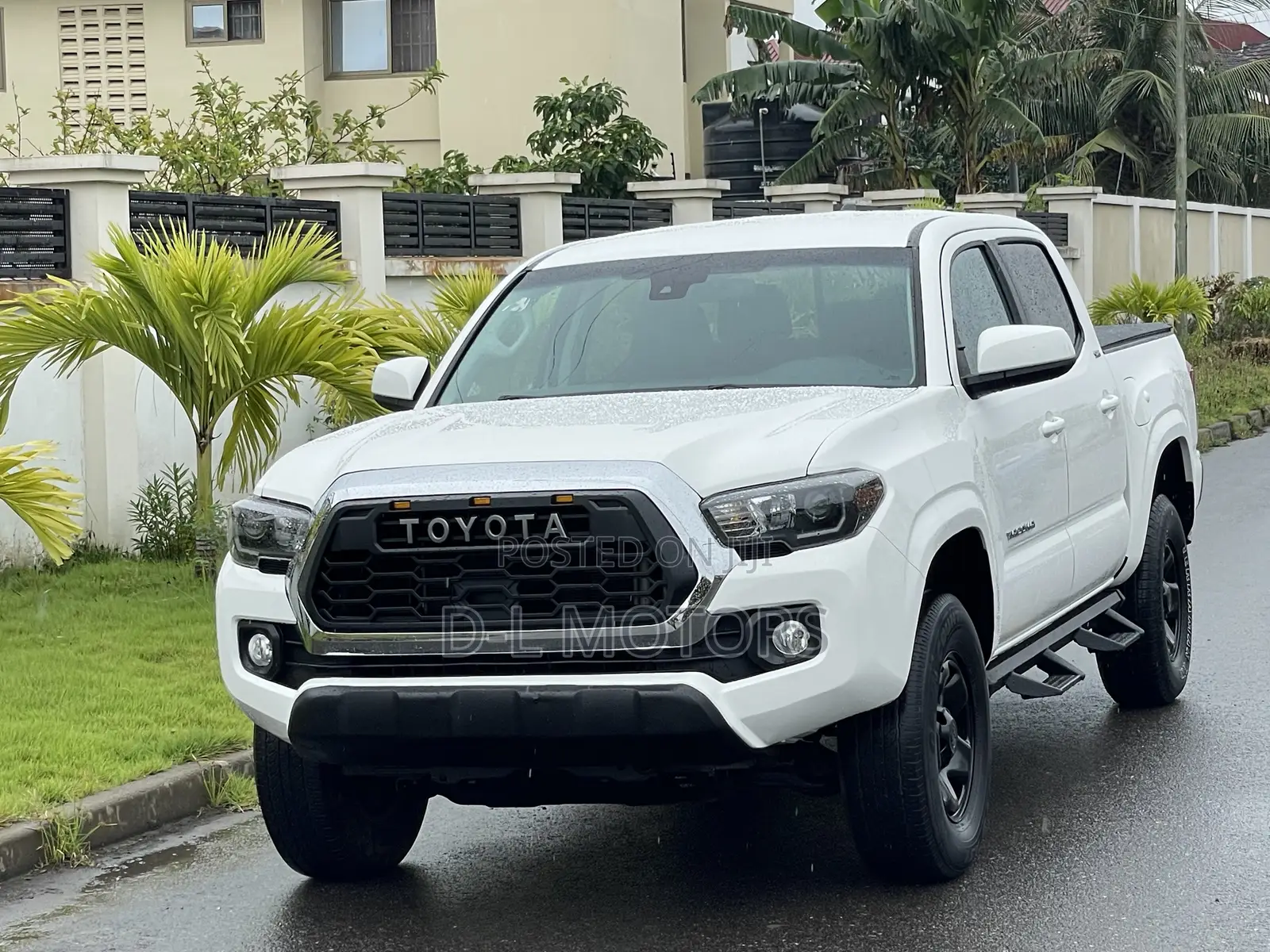 Toyota Tacoma 2023 White