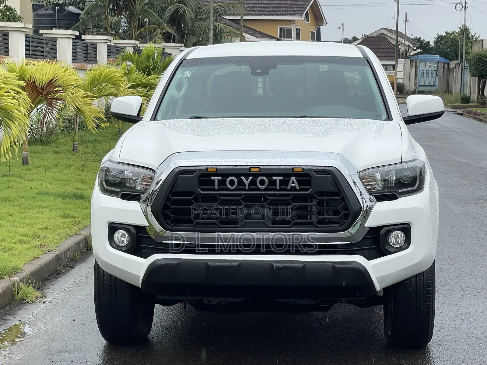 Toyota Tacoma 2023 White