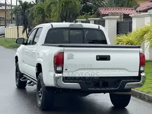 Toyota Tacoma 2023 White