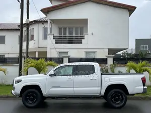 Toyota Tacoma 2023 White