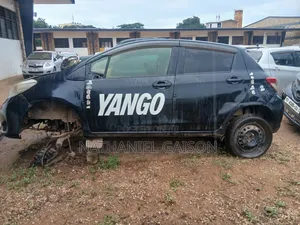 Toyota Vitz 2012 Black