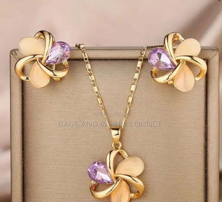 Jewellery Set(Necklace and Earrings)