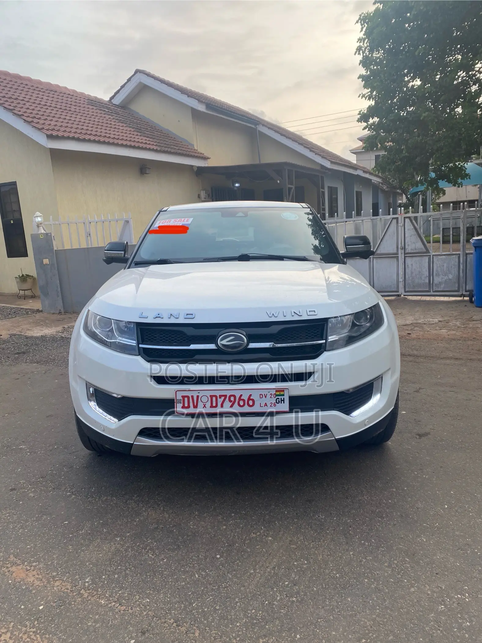 Land Rover Range Rover Evoque SE 5dr 4x4 (2.0L 4cyl 9A) 2016 White