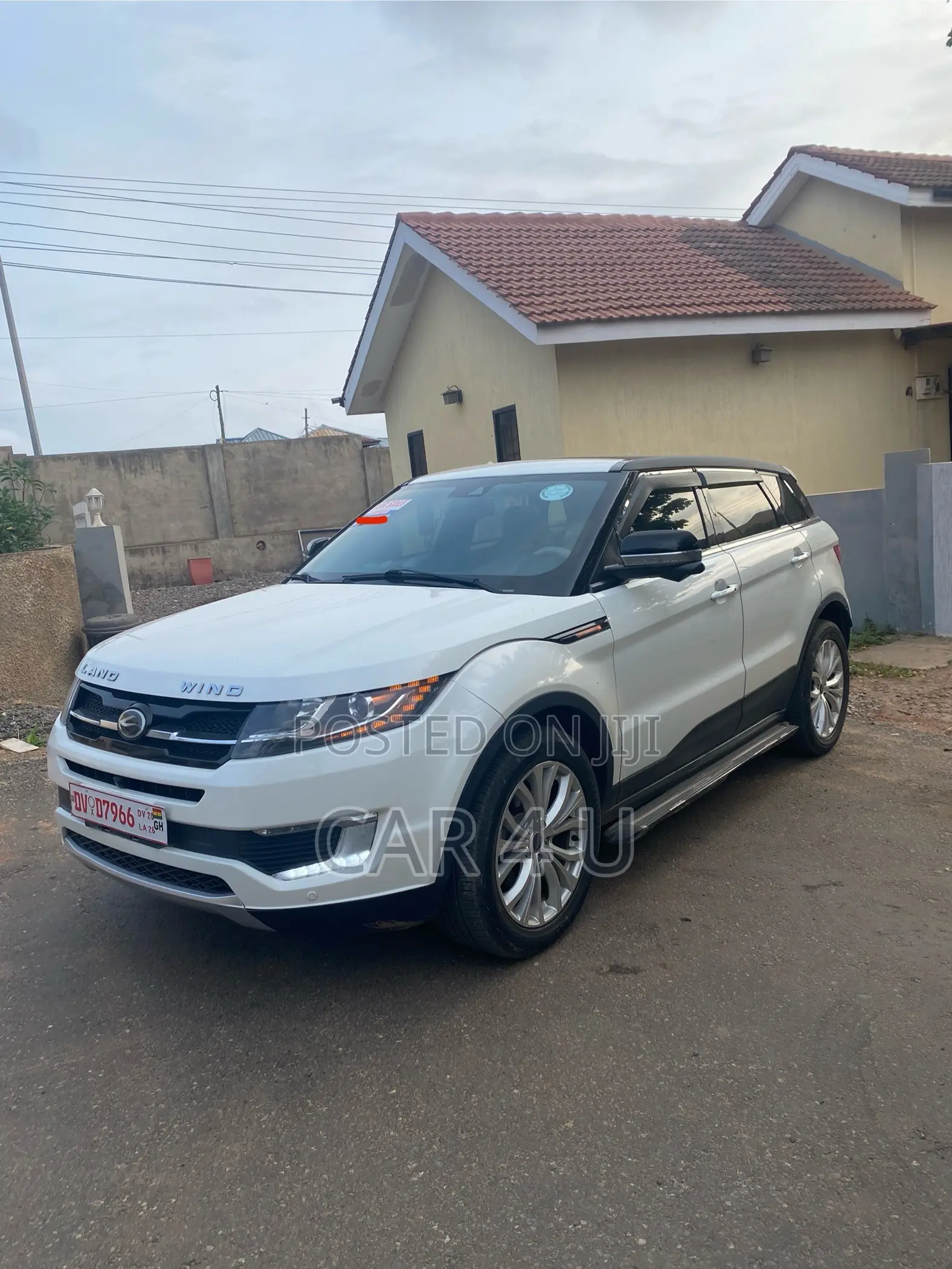 Land Rover Range Rover Evoque SE 5dr 4x4 (2.0L 4cyl 9A) 2016 White