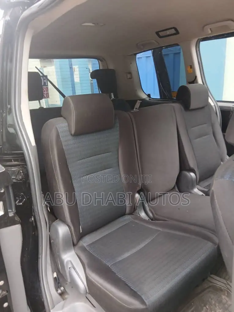 Toyota Voxy X 2WD 8-Seater 2012 Black