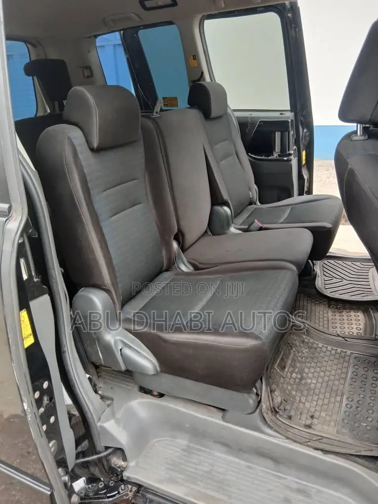 Toyota Voxy X 2WD 8-Seater 2012 Black