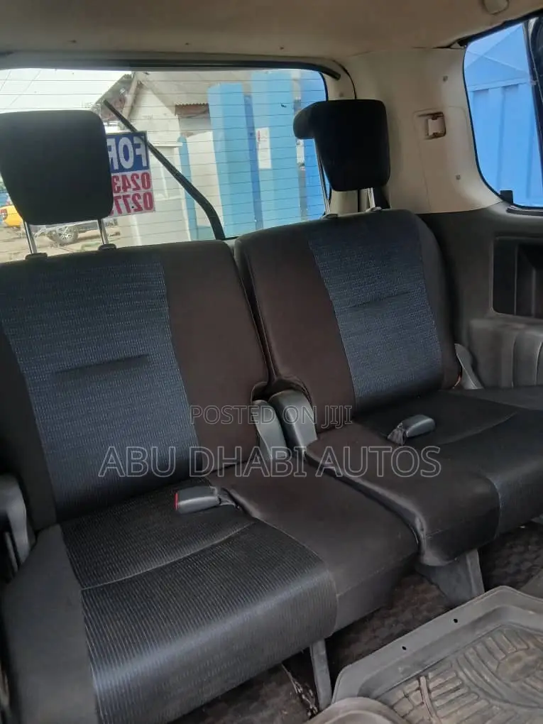 Toyota Voxy X 2WD 8-Seater 2012 Black