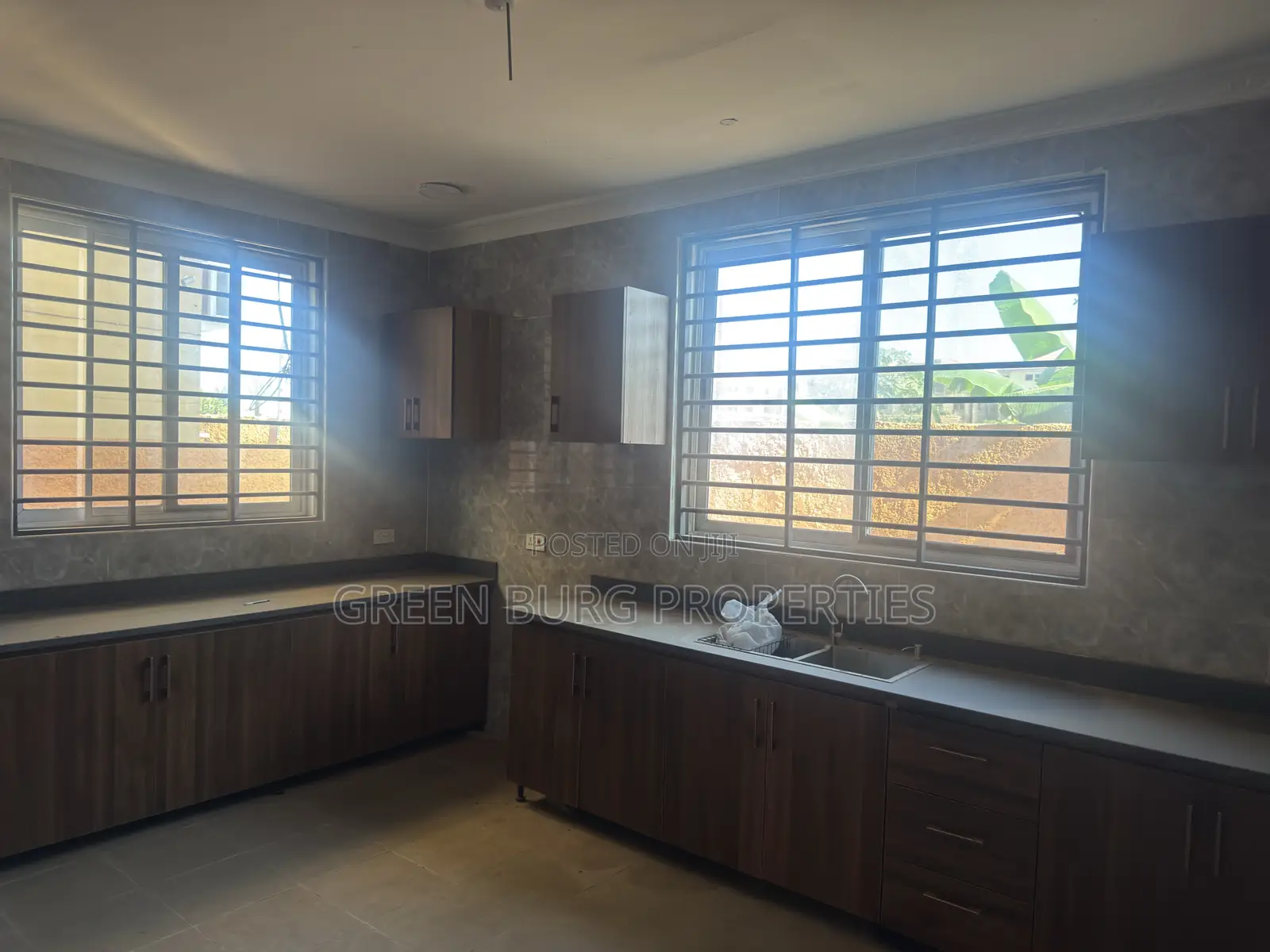 4bdrm House in Green, Sakumono for sale