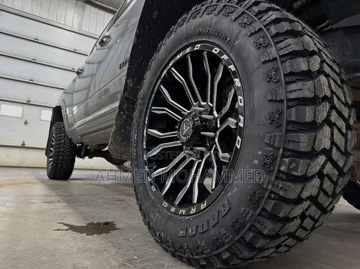 20-Inch Rim Ford Super Duty/ RAM Heavy Duty