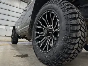 20-Inch Rim Ford Super Duty/ RAM Heavy Duty